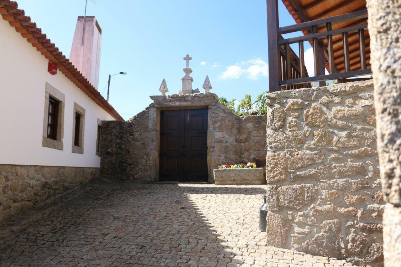 Готель Casa Dona Urraca Vilarinho da Castanheira Екстер'єр фото